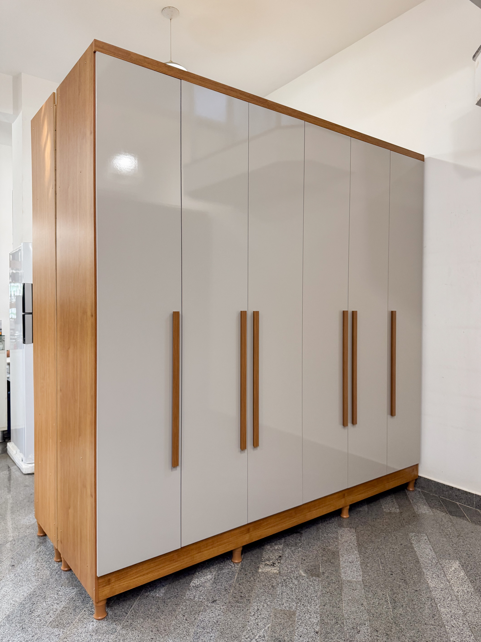 Guarda-roupa 6 portas branco Rossi Móveis